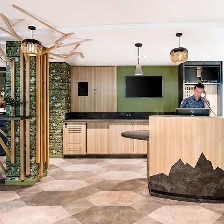 Готель Ibis Styles Annecy Centre Gare Екстер'єр фото