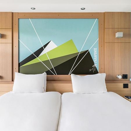 Готель Ibis Styles Annecy Centre Gare Екстер'єр фото