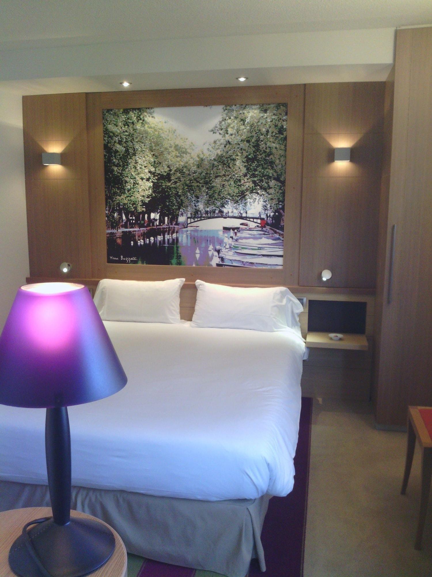 Готель Ibis Styles Annecy Centre Gare Екстер'єр фото
