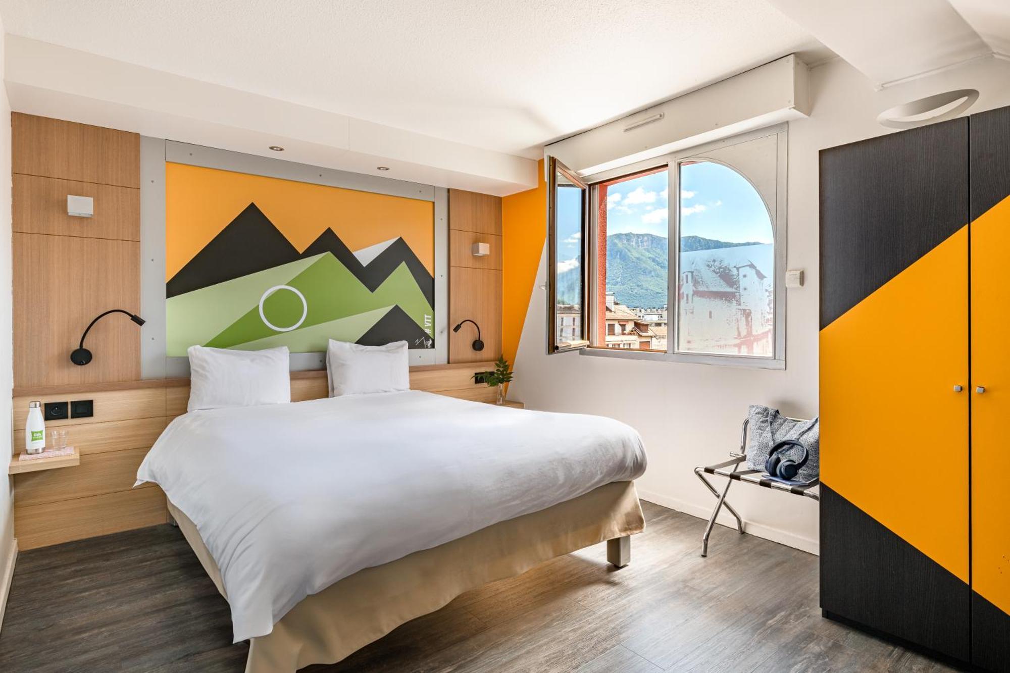 Готель Ibis Styles Annecy Centre Gare Екстер'єр фото