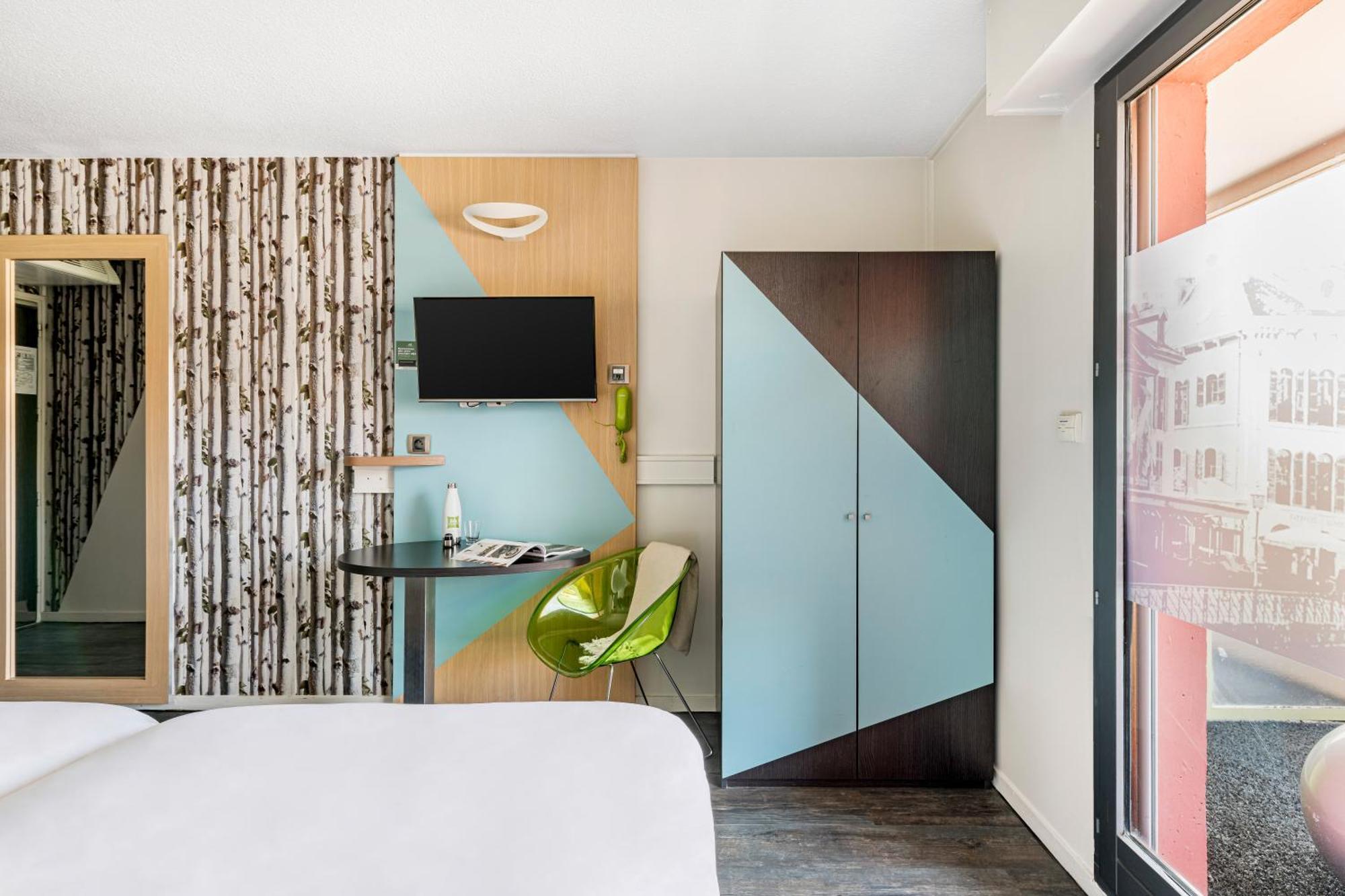 Готель Ibis Styles Annecy Centre Gare Екстер'єр фото