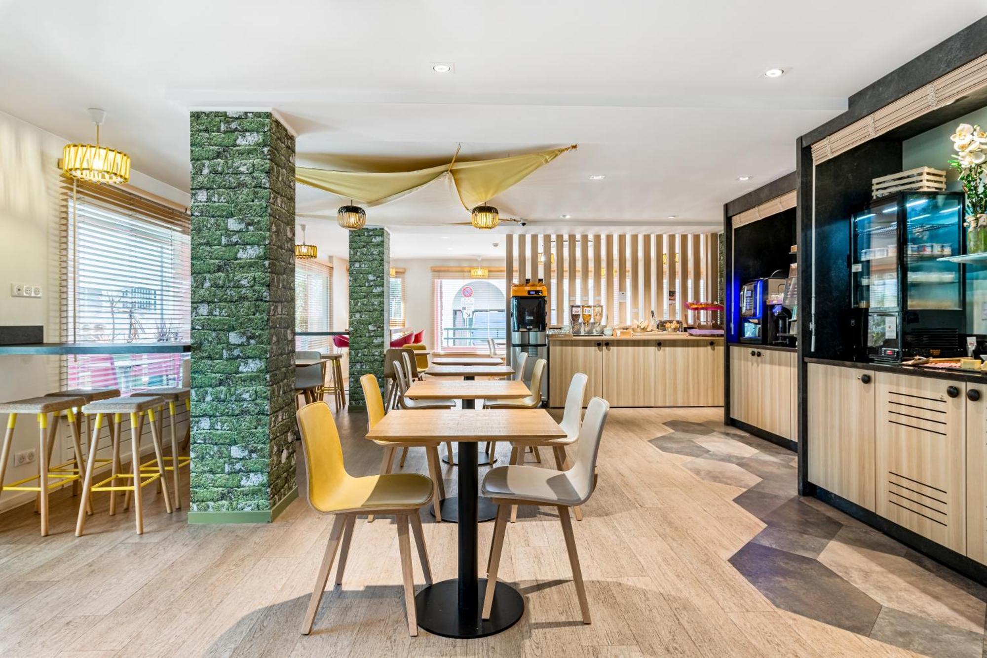 Готель Ibis Styles Annecy Centre Gare Екстер'єр фото