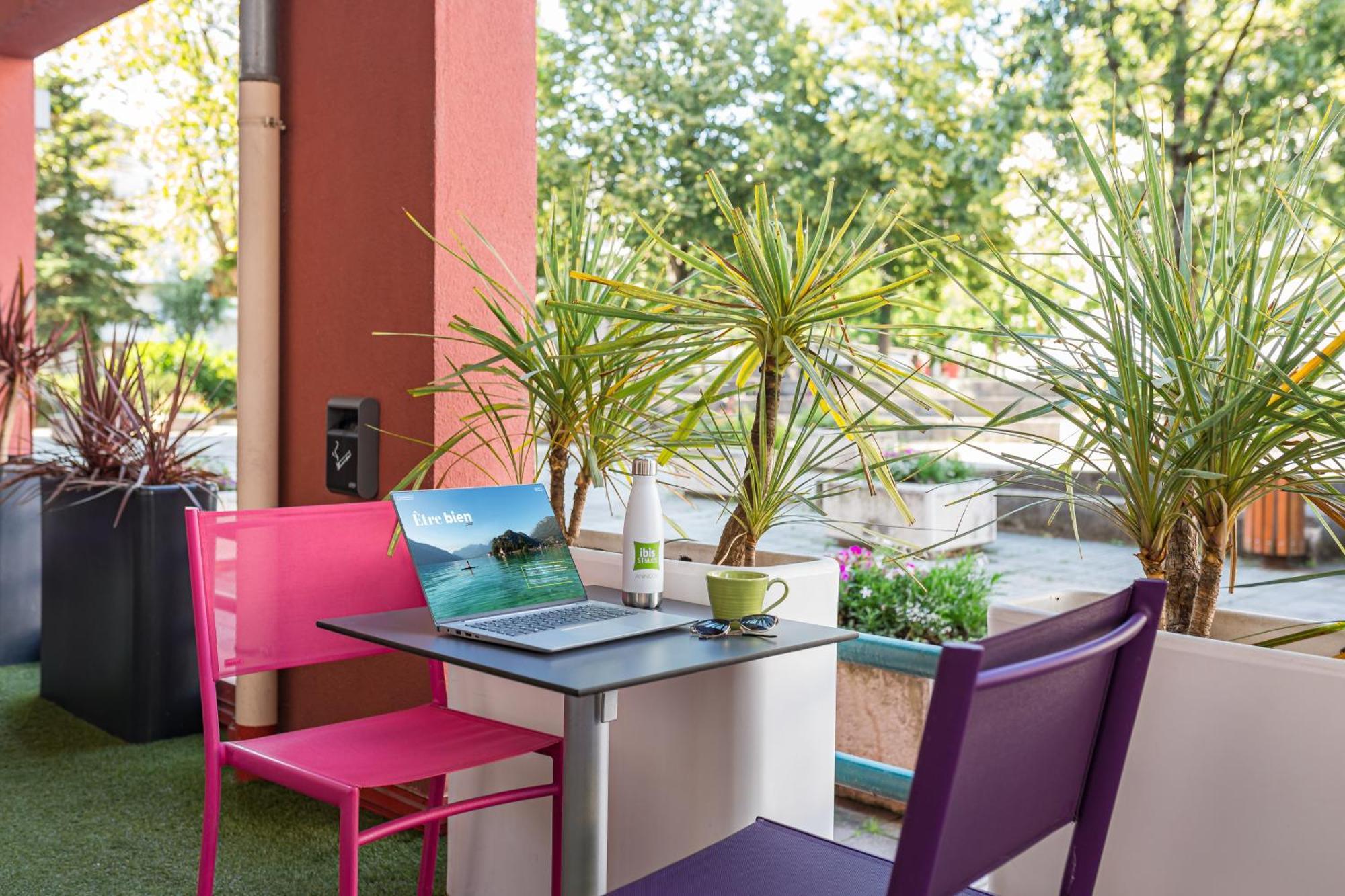 Готель Ibis Styles Annecy Centre Gare Екстер'єр фото