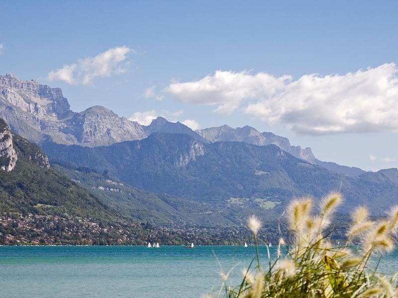 Готель Ibis Styles Annecy Centre Gare Екстер'єр фото