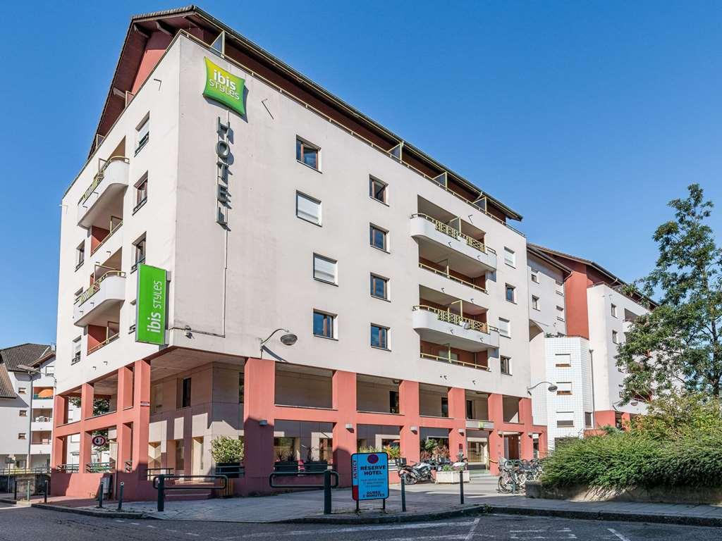 Готель Ibis Styles Annecy Centre Gare Екстер'єр фото