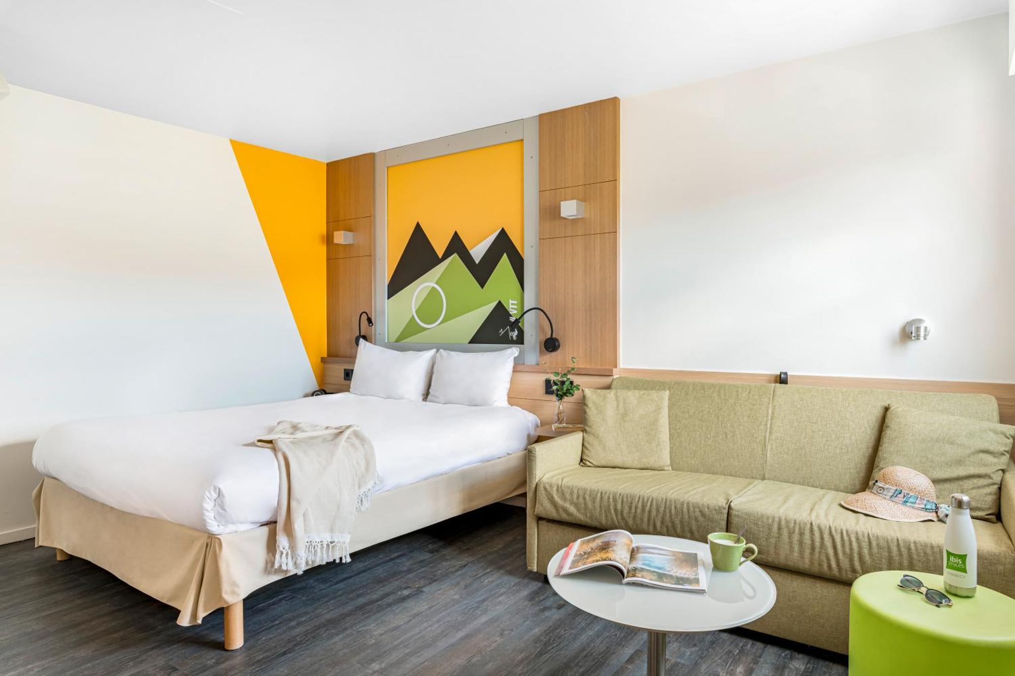 Готель Ibis Styles Annecy Centre Gare Екстер'єр фото