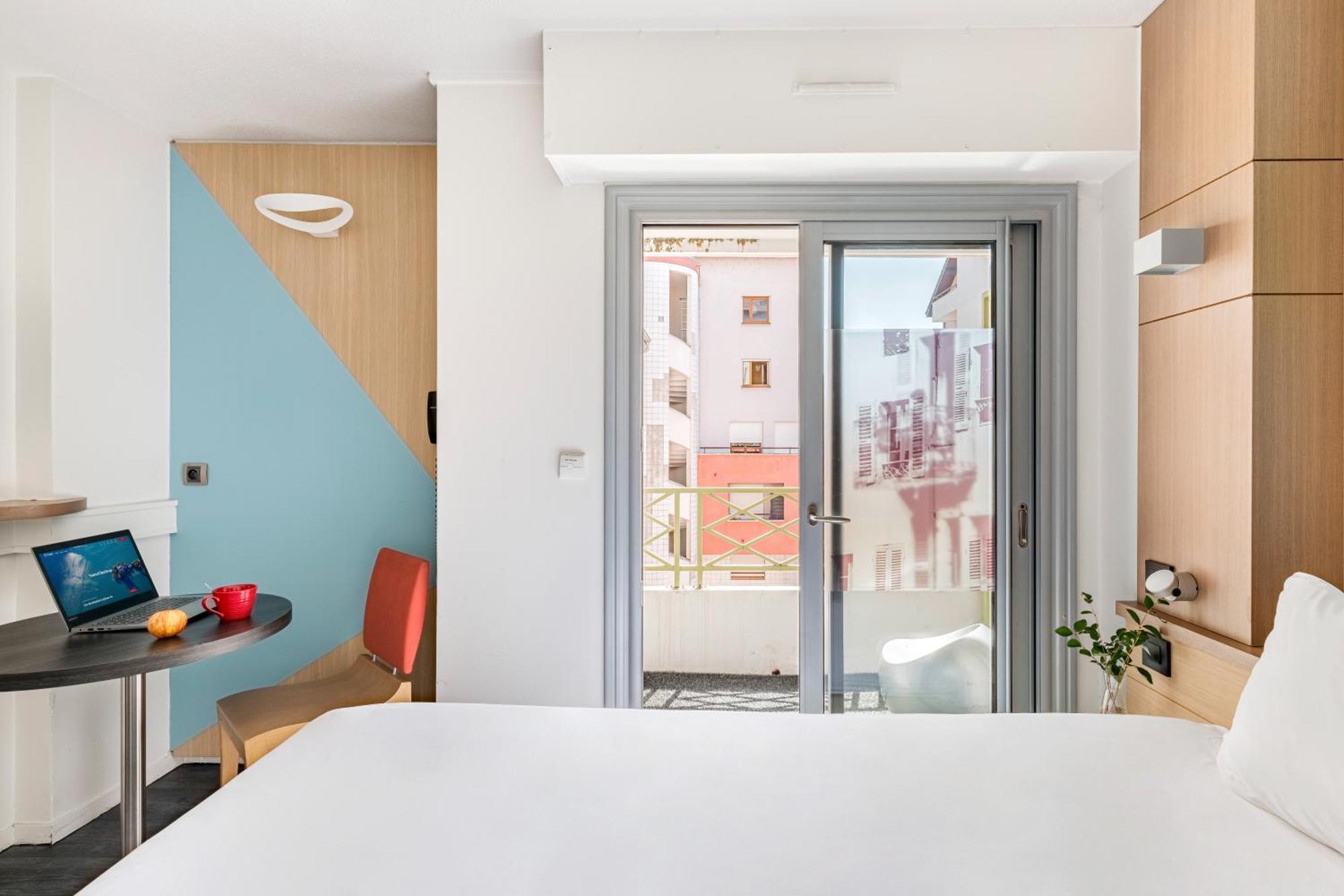Готель Ibis Styles Annecy Centre Gare Екстер'єр фото