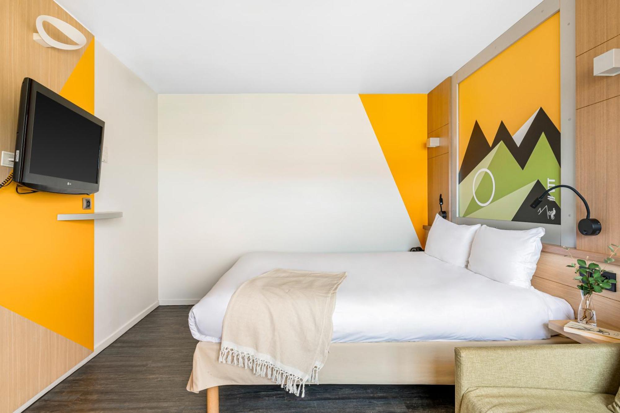 Готель Ibis Styles Annecy Centre Gare Екстер'єр фото