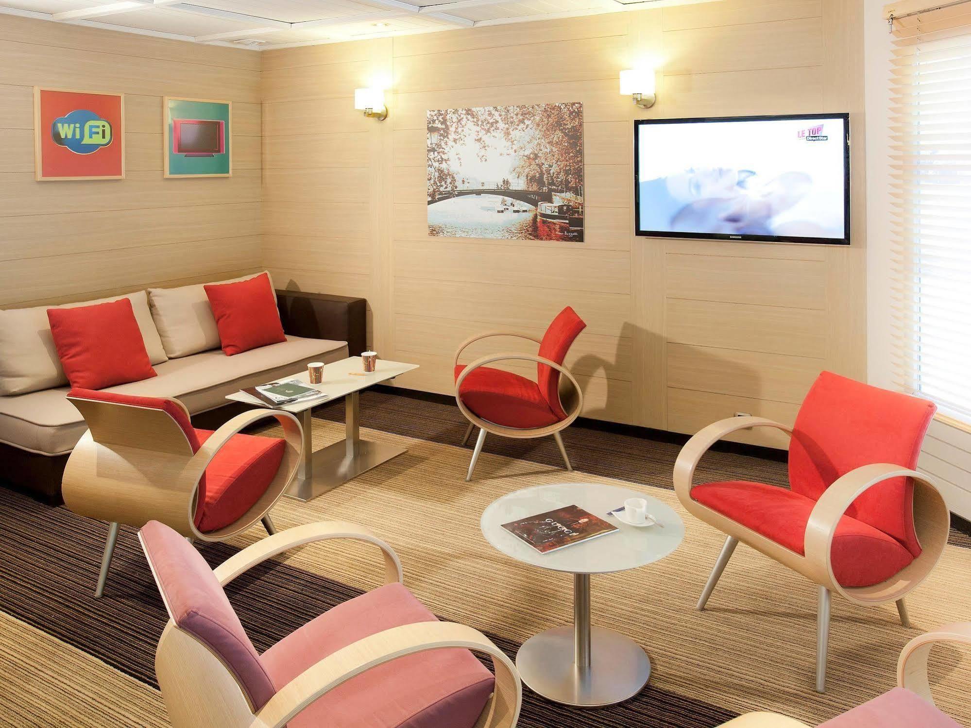 Готель Ibis Styles Annecy Centre Gare Екстер'єр фото