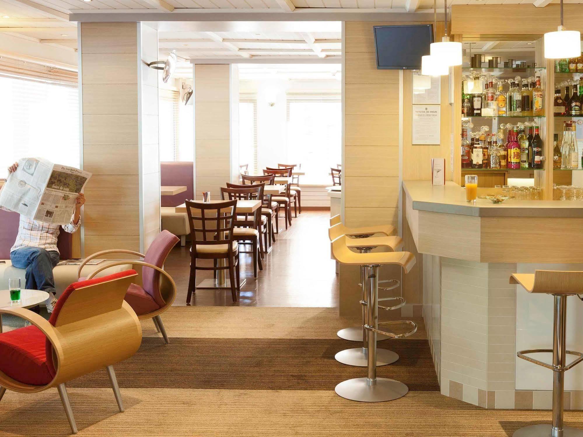 Готель Ibis Styles Annecy Centre Gare Екстер'єр фото